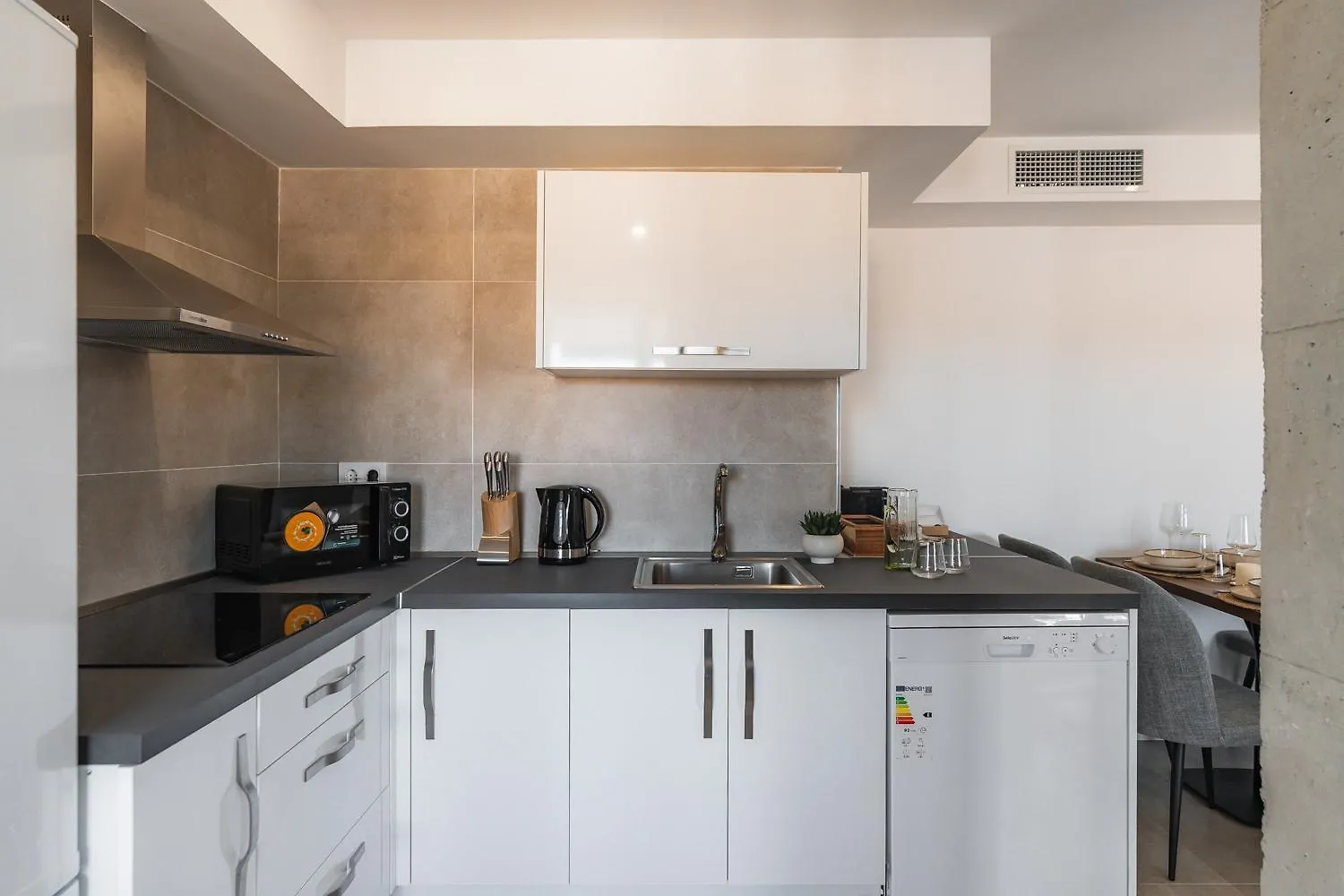 Mano De Hierro Apartment - Free Parking Granada Spain